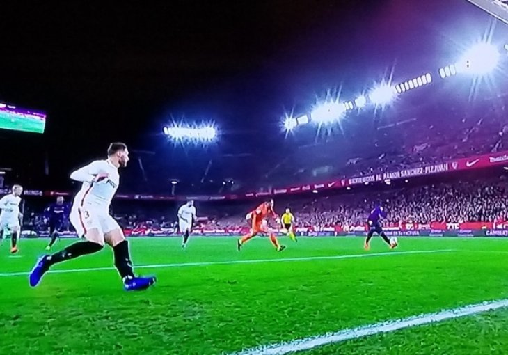 BARCELONA JE PALA U SEVILLI, ALI SVI PRIČAJU SAMO O OVOME: Niko ne vjeruje da je napadač Barce promašio OVO