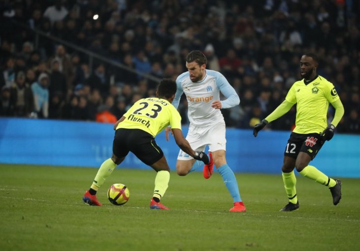 Luda utakmica na Velodromeu: Lille savladao Marseille, utakmicu obilježio prekid zbog navijača, Balotelli postigao svoj prvi gol za Marseille