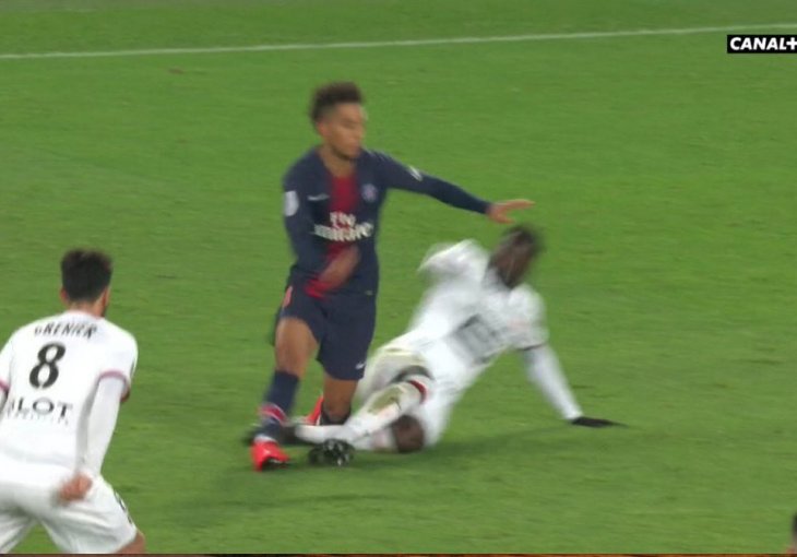 KAKVA GLUPOST! Igrač Rennesa POGIBELJNIM STARTOM razbjesnio igrače i navijače PSG-a!