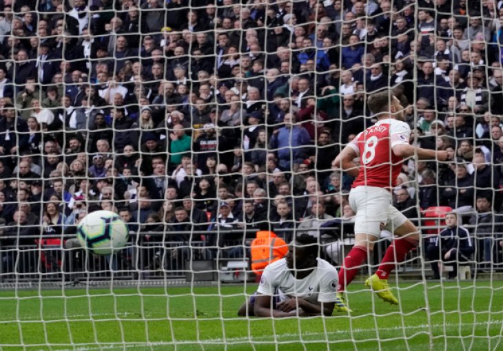 SJAJNI LONDONSKI DERBI: Dva gola, dva penala i crveni karton