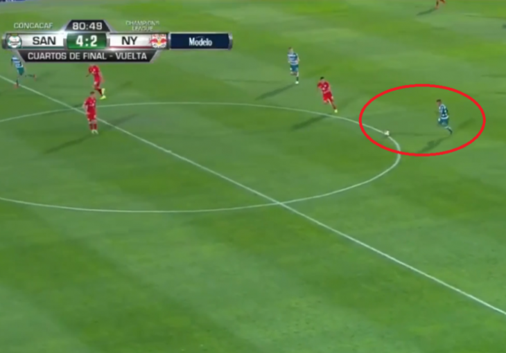 NEZASLUŽENO U DRUGOM PLANU Dok su sve oči bile uprte u Ronalda, ovaj majstor zabio je spektakularan gol u Ligi prvaka (VIDEO)