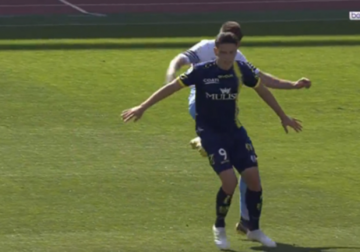 KAD BALKANSKA KRV PRORADI: Sergej Milinković-Savić na krvnički način udario protivnika i zaradio crveni karton (VIDEO)