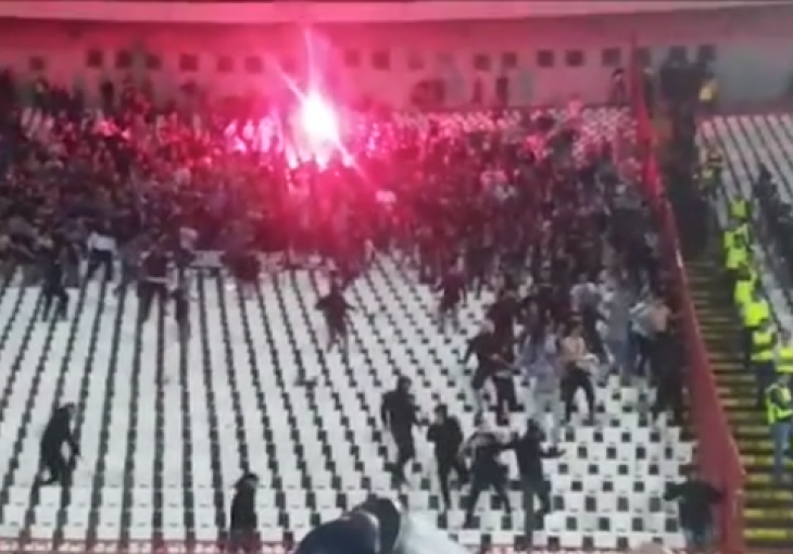 HOROR NA MARAKANI: Delije krenule da se obračunaju sa navijačima Partizana koji su pravili haos, žandarmerija morala da reaguje