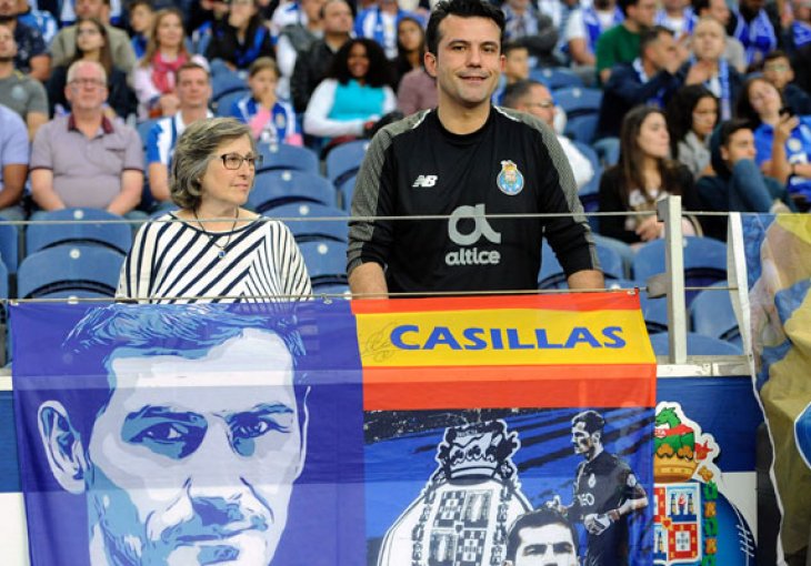 DA SE NAJEŽIŠ Pogledajte kako su navijači Porta dali podršku Casillasu (VIDEO)