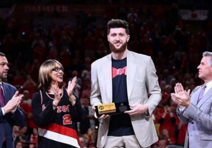 JE LI RAMAZAN, ILI NIJE: Jusuf Nurkić dobio prestižnu nagradu, a kompletan iznos donirao Islamskoj zajednici Portlanda