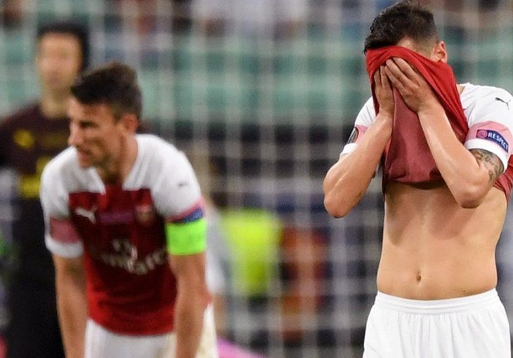 CHELSEA JE SINOĆ RAZVALILA ARSENAL: Navijači zbog debakla optužuju OVOG IGRAČA, opsovao je menadžera