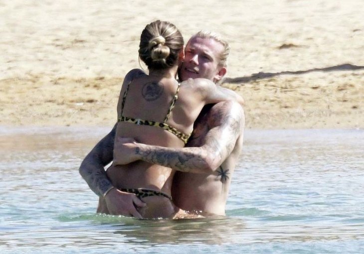 PAPARAZZI GA UHVATILI U PERVERZNOJ AKCIJI: Karijus ove 'lopte' ne ispušta iz ruku