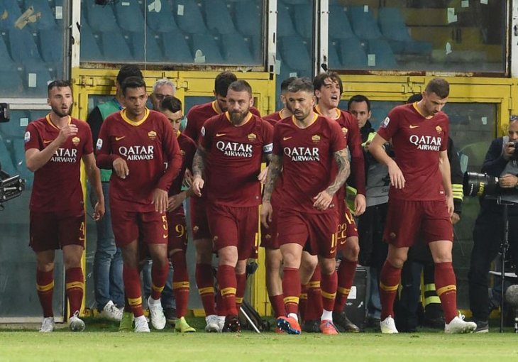 ROMA NAŠLA NOVOG TRENERA: Dolazi sa istoka da trenira Džeku i društvo