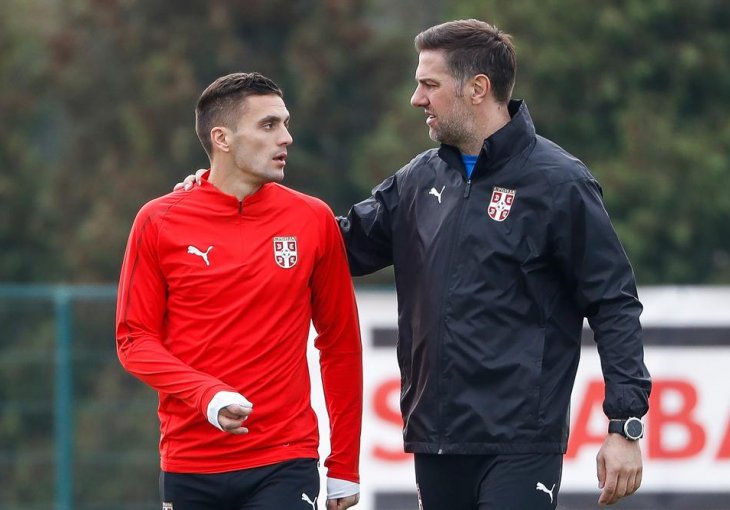 ORLOVI KAO ŽRTVE KRSTAJIĆEVE TAKTIKE: Dušan Tadić bijesan vikao na selektora usred utakmice s Ukrajinom, evo i šta je poručio igra Ajaxa! (VIDEO)