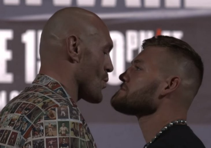 HIT NA INTERNETU: Tyson poljubio njemačkog boksera (VIDEO)