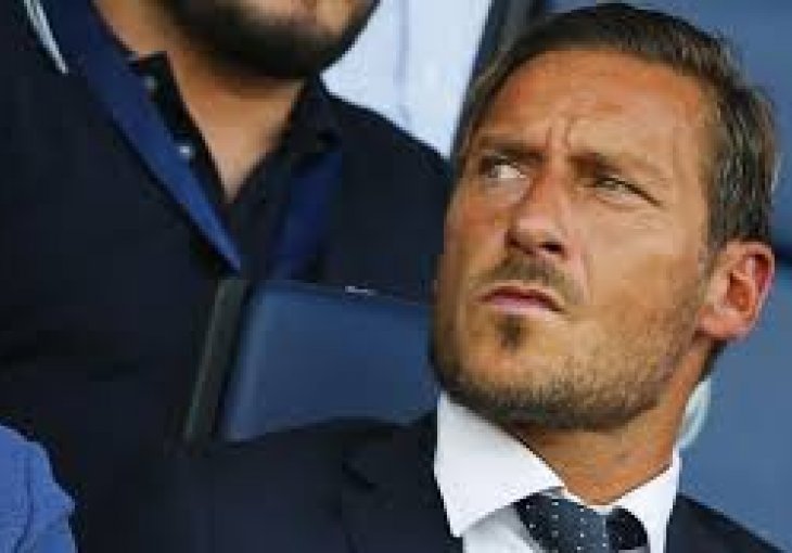 Totti odmah dobio ponudu, ali iz poštovanja prema Romi zatvorio je vrata za dva kluba