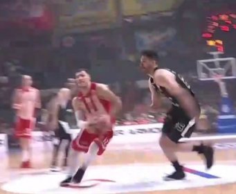 VELIKI SKANDAL Zvezda i u pretposljednjem napadu postigla koš koji je morao biti poništen: Grobari su bijesni tek nakon ovog (VIDEO)