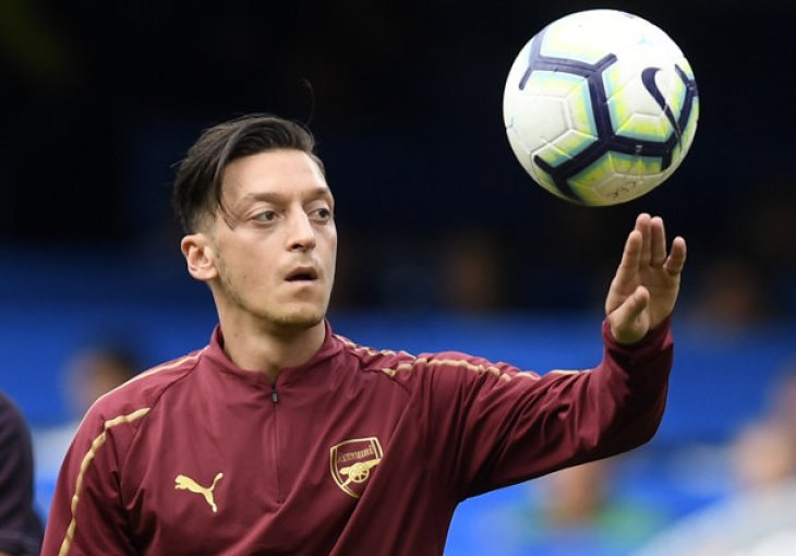 Da li se bivši reprezentativac Njemačke seli u Istanbul: Mesut Ozil dolazi u turskog velikana?!