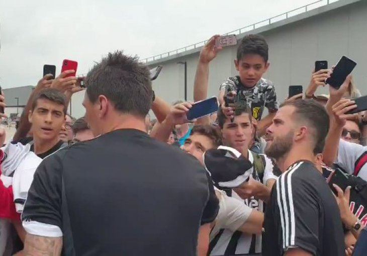PJANIĆ I MANDŽA IZAZVALI LUDILO: Oduševili navijače kad su završili ljekarski pregled (VIDEO)