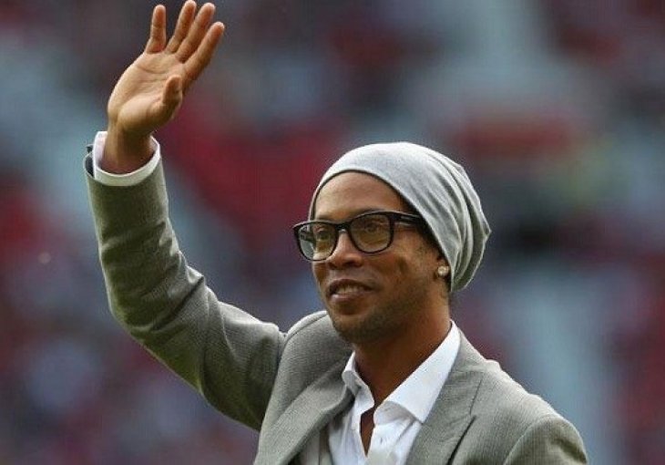 VRAĆA SE MAĐIONIČAR: Ronaldinho pronašao novi klub, vraća se iz mirovine!