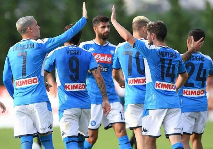 Sjajni Napoli u prijateljskoj utakmici deklasirao Liverpool