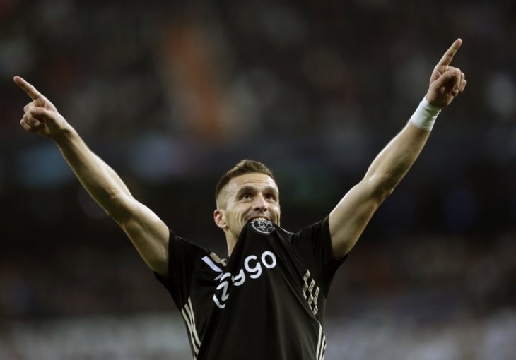 GOLČINOM SPASIO AJAX OD PORAZA: Dušan Tadić pokazao umijeće i donio bod polufinalisti Lige prvaka!