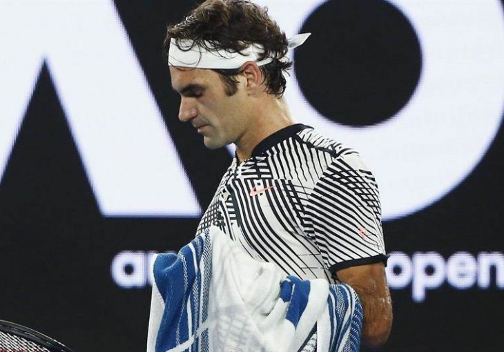 Federer vidno iznerviran nakon poraza: Tek sam završio, a ti me pitaš za planove