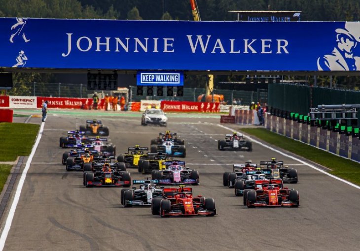 NOĆNA UTRKA STEKLA KULTNI STATUS Formula 1 u Singapuru do 2028. godine
