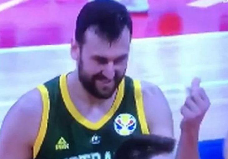 SKANDAL U POLUFINALU SP-A Australski Hrvat podivljao na terenu: 
