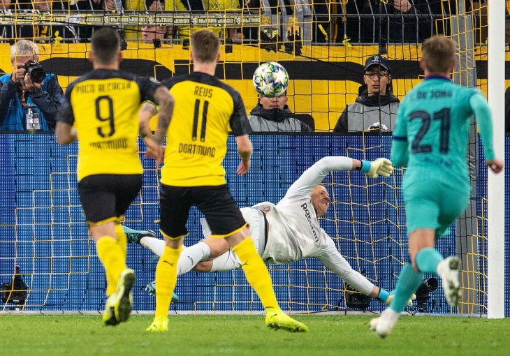 Nevjerovatni Ter Stegen i okvir gola spasili Barcelonu u Dortmundu