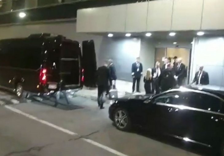 Fudbaleri Uniteda stigli u Beograd: Solskjer i Mata mahnuli navijačima