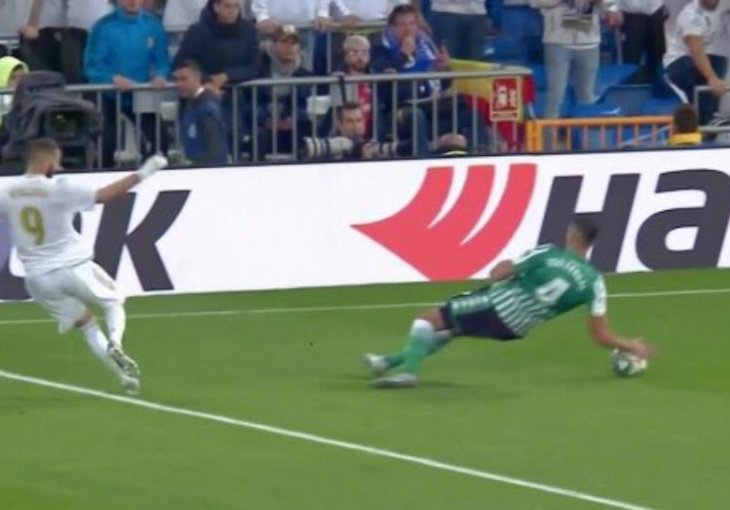 U REALU KIPTE OD BIJESA Tvrde da su pokradeni, je li ovo penal?!
