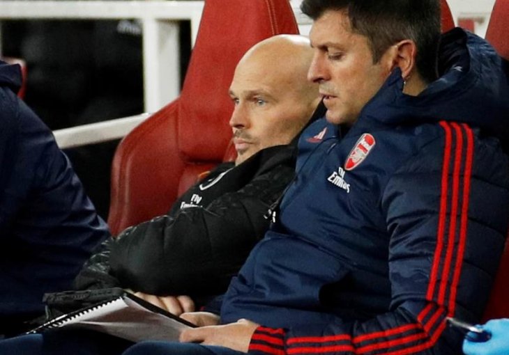 KOLAPS ARSENALA Ljungberg izgubio živce: 