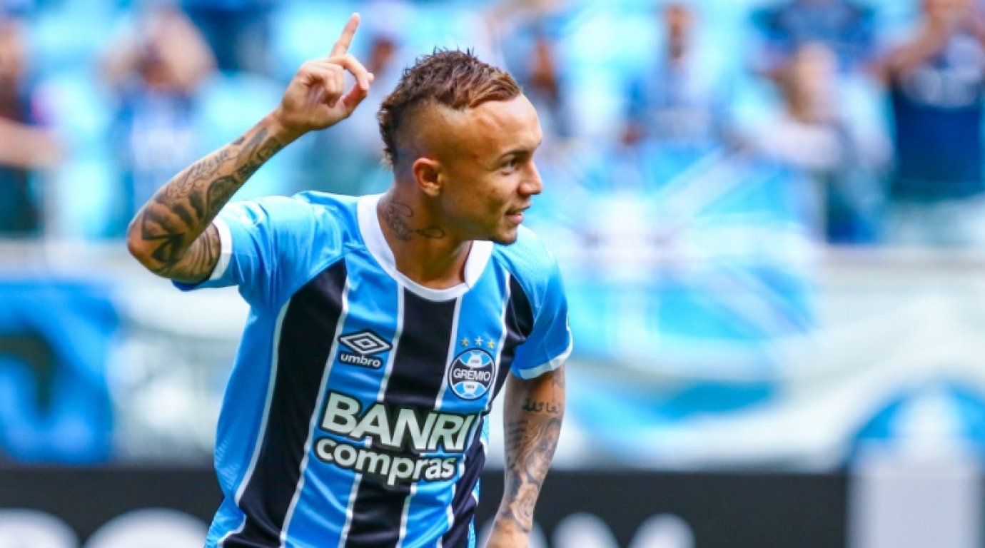 everton-soares-800-445