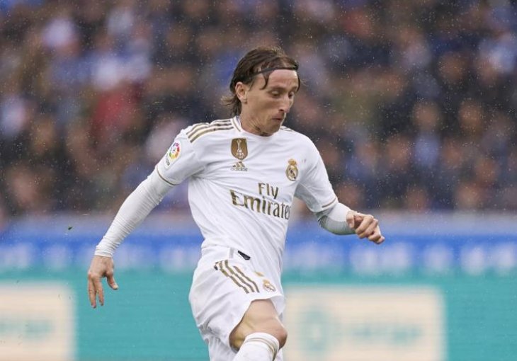MODRIĆ OSTAVIO SVE U ČUDU: Pogledajte kojom brzinom je jurio u 96. minuti