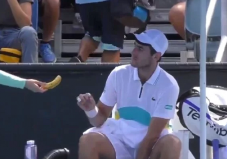 ZGROZIO CIJELI SVIJET: Tenisač na Australian Openu tražio djevojčicu da mu oguli bananu