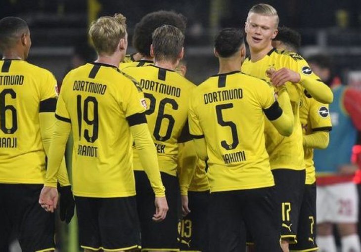 Šta se događa u Dortmundu? BVB otpustila čak 11 igrača u jednom danu