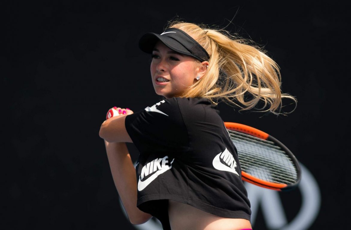 fanny-stollar-at-2019-australian-open-practice-session-at-melbourne-park-01-12-2019-2