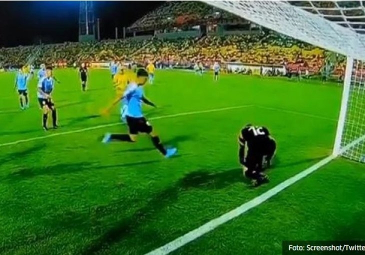 Jedna od najvećih golmanskih grešaka spasila Brazil poraza od Urugvaja