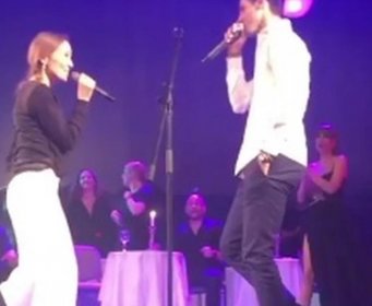NOVAK I JELENA ZAJEDNO ZAPJEVALI Ti si moja čokolada, ja sam tvoja čokolada! JA BIH TE LJUBIO! SHOW NASTAO KAD JE JELENA PUSTILA GLAS (VIDEO)