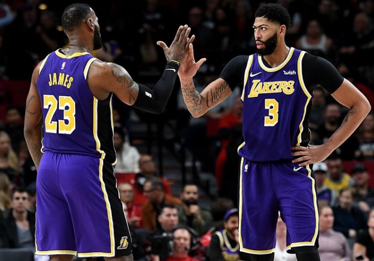 LeBron i Davis dobili prijeko potrebnu pomoć, Lakersi nikad bliže naslovu: J. R. Smith izvisio, stigao je fenomenalni šuter s kojim žele titulu