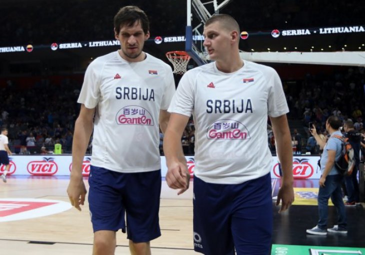 POZDRAV BOBIJA I JOKIĆA POSTAO HIT NA INTERNETU: Prvo oklijevali zbog KORONA VIRUSA, a onda napravili OVO!
