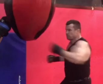 U 46. DJELUJE BOLJE OD NEKIH 20-GODIŠNJAKA Nakon lekcije high-kicka Cro Cop ponovo počastio svoje fanove: 
