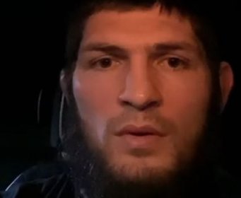 Khabib na ivici suza: Ocu je zahvatilo i srce, molimo Allaha da ga vrati, ima dosta mrtvih u mojoj porodici