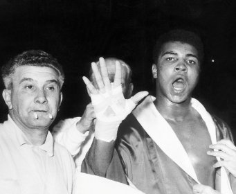 OVO JE NAJBOLJI MEČ MUHAMMADA ALIJA Nikad nije bio bliže smrti