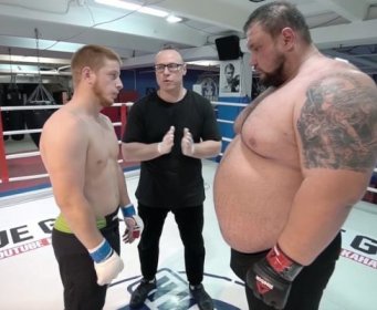 VU ŠU MAJSTOR OD 77 KG PROTIV MRCINE OD PREKO 200 KG: Borba koja je ZATEKLA MNOGE (VIDEO)