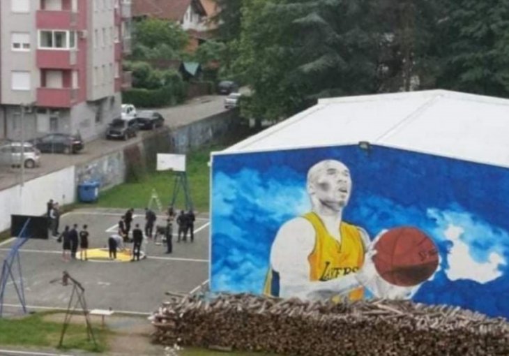 BIO IM JE IDOL Kobi Brajant dobio mural u Bosni i Hercegovini
