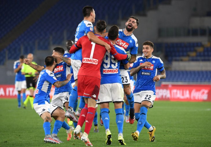 GORI PODNO VEZUVA, CRISTIANO U NEVJERICI Napoli slomio Sarrijev raštimani orkestar i zasluženo uzeo Kup