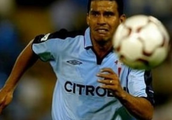 Bivši argentinski štoper brutalno iskren: Ponudili su mi BOGATSTVO da slomim Ronaldinha