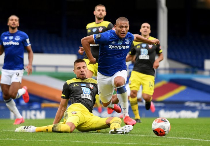 Everton propustio veliku priliku približiti se Evropi, a još je i dobro prošao