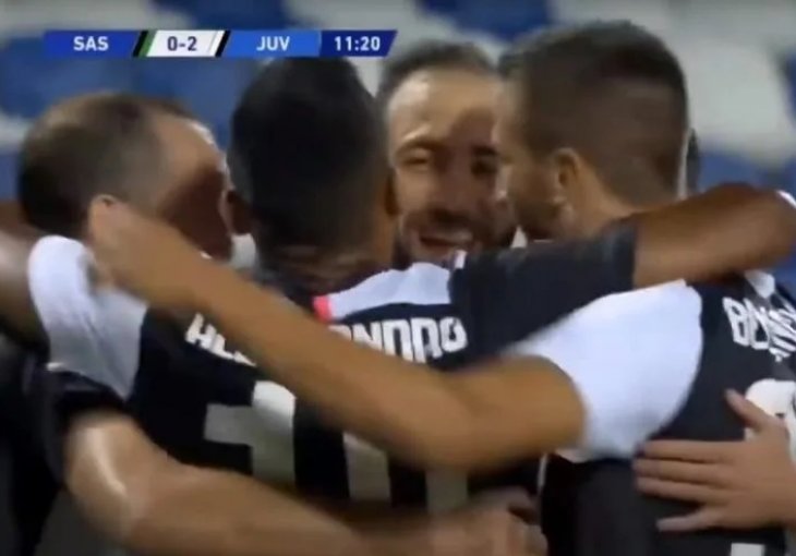 Pogledajte kako su igrači Juventusa reagovali na ONU asistenciju Miralema Pjanića