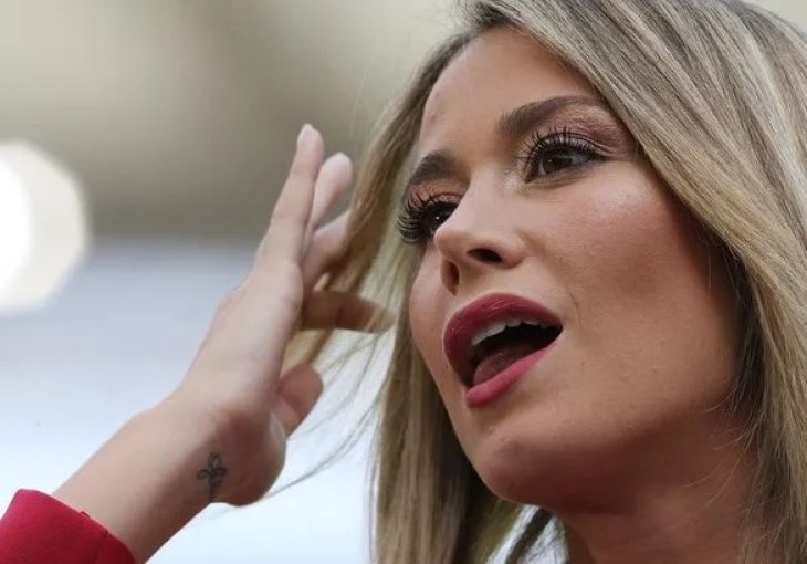 IBRAHIMOVIĆ I REBIĆ SAMO SU U ČUDU POSMATRALI Na travnjaku San Sira pojavila se ona i sve je stalo: Prelijepa Diletta zasjenila i petardu Rossonera (FOTO)