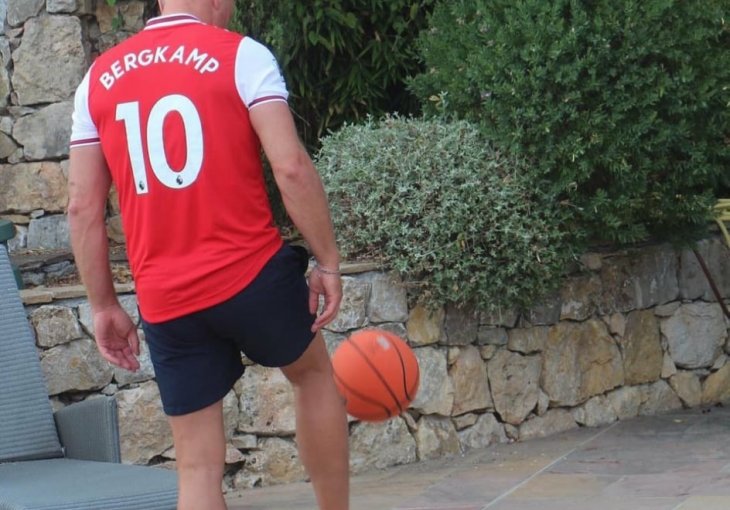 Legendarni Nizozemski fudbaler najavio povratak u Arsenal 