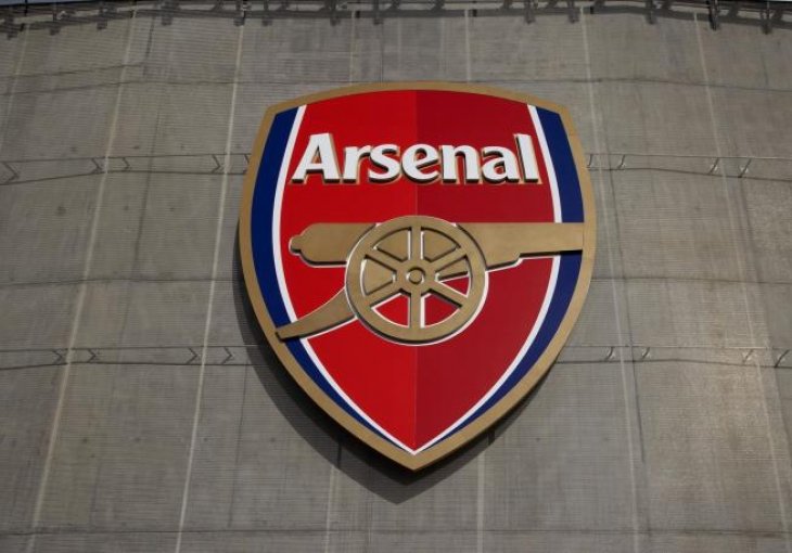 LEGENDA OBJAVILA DA NAPUŠTA ARSENAL: Evo i zašto!