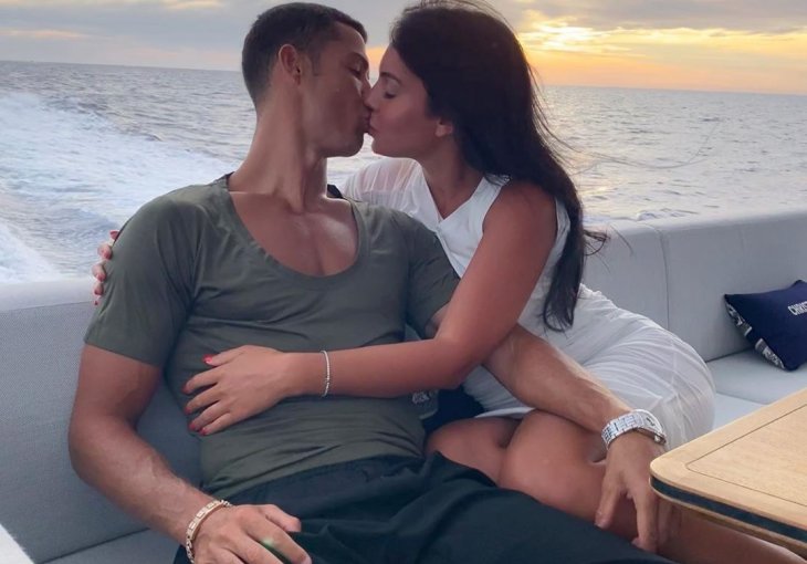 Cristiano i Georgina objavili fotografiju koja JE DOSLOVNO ZALUDJELA PLANETU! Ona je nikad zanosnija, svi samo bulje u OVO